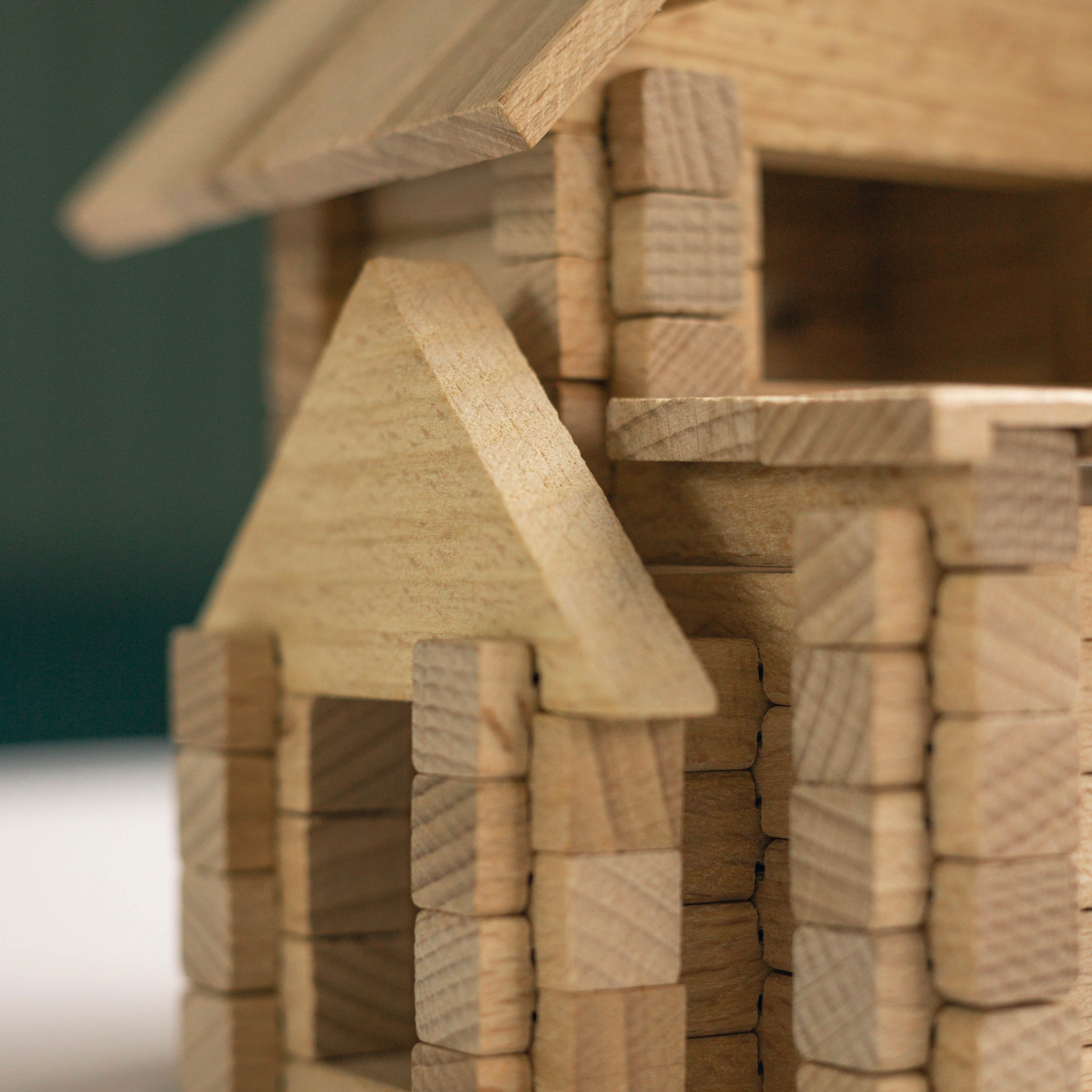 Igroteco Wooden House with Garage